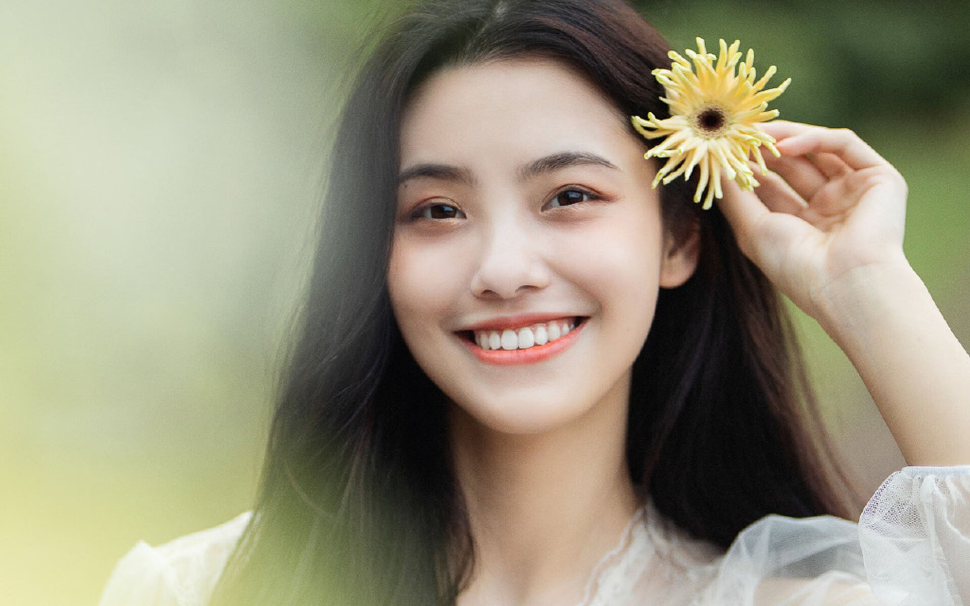 皮克稳健防守，巴萨后防线的中坚力量，皮克巴萨进球