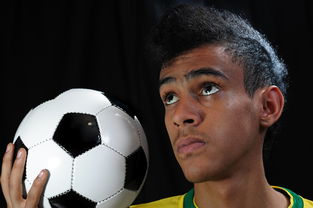 FB体育下载-德甲球队动态战术模拟系统促进比赛临场调整能力，德甲模式