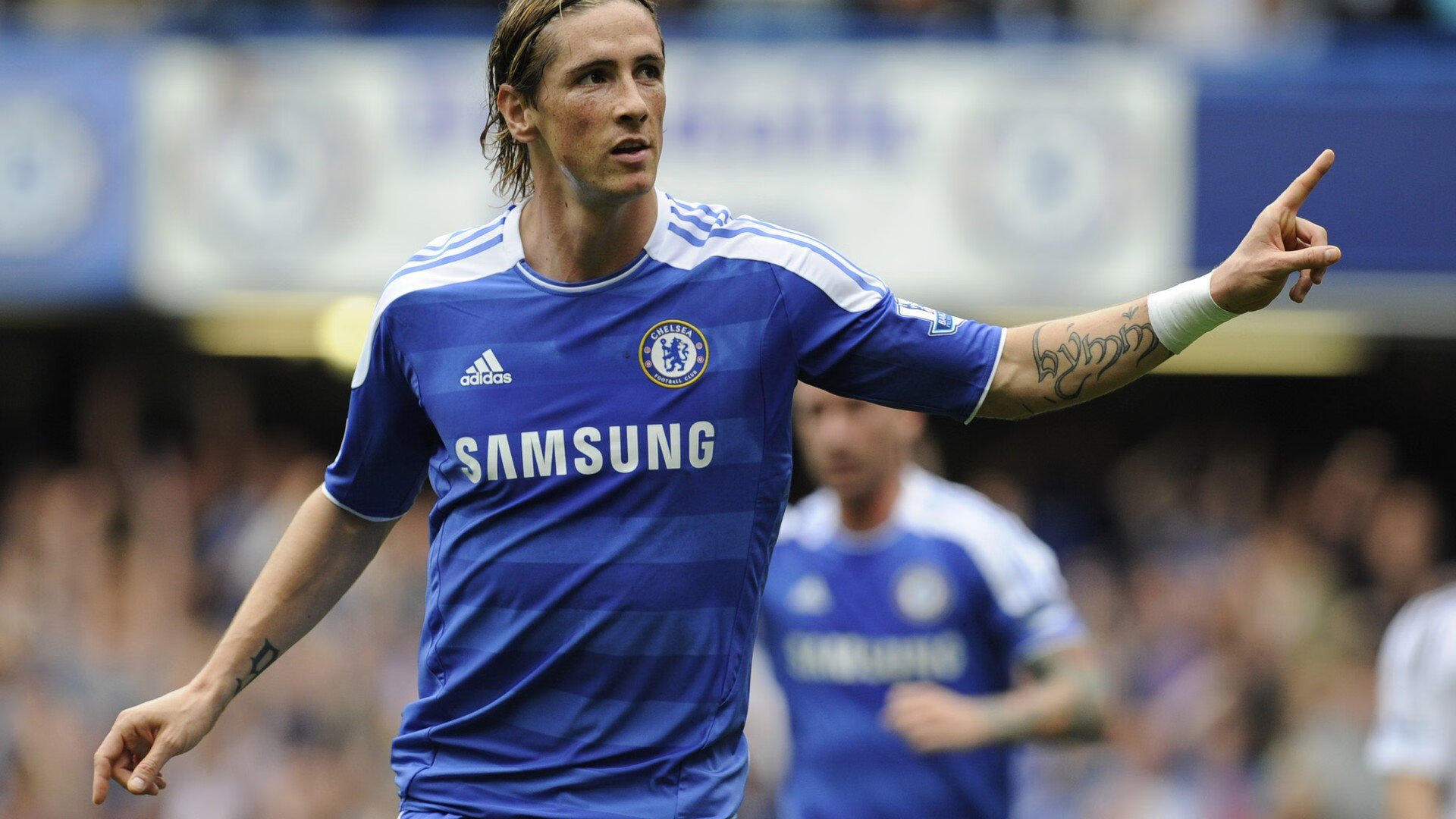 英超“关键战”:曼联对阵热刺,冠军大势暗流涌动